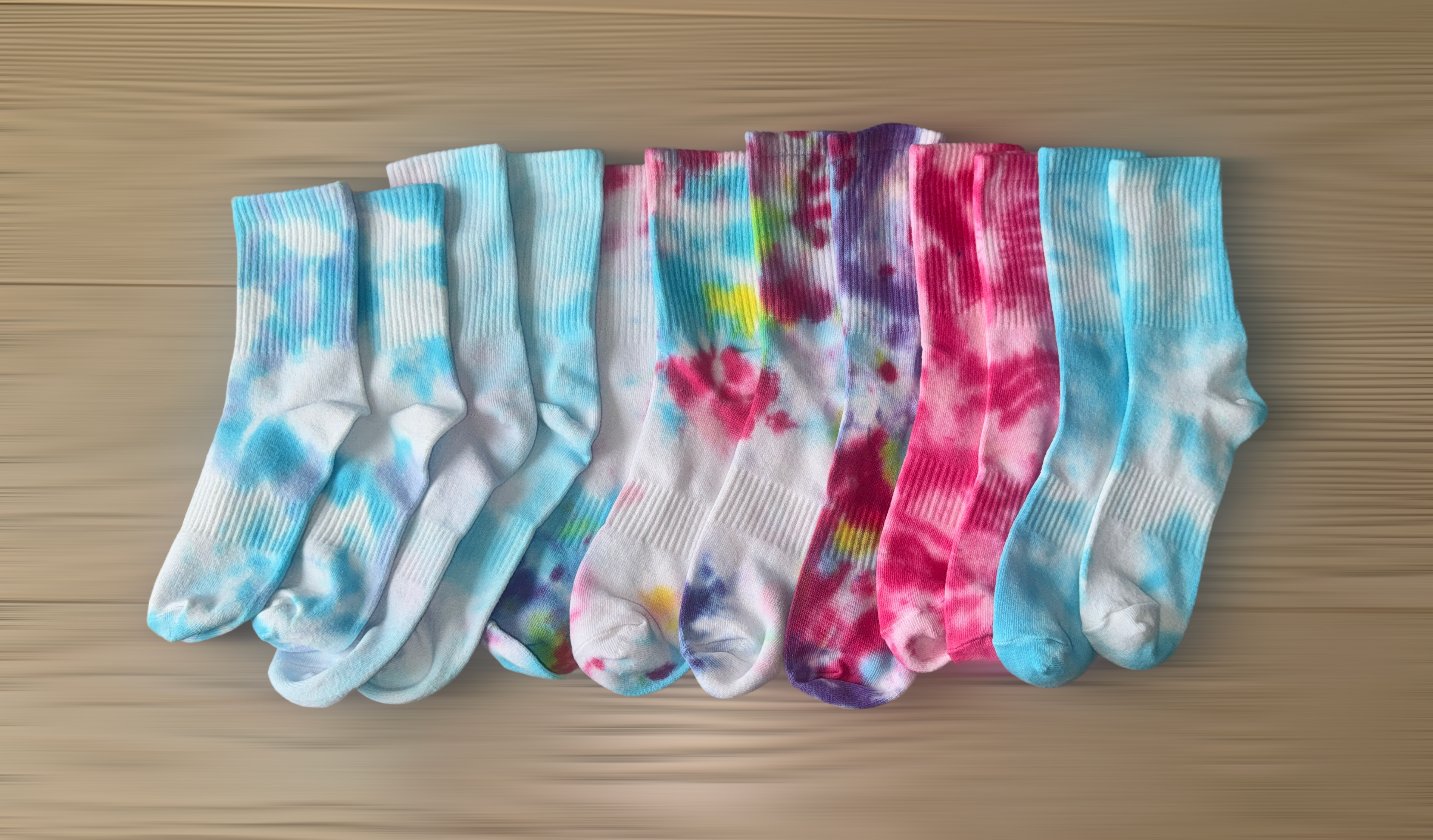 "For Good Luck" Tie-Dye Lightweight Socks Arts & Crafted